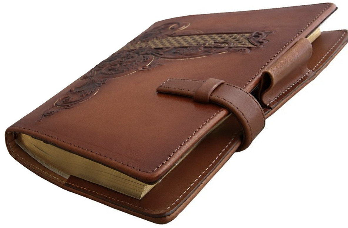 еженедельник в кожаном переплете. ежедневник из кожи. ежедневник в кожаном переплете. блокнот в кожаном переплете. еженедельник в кожаном переплете.